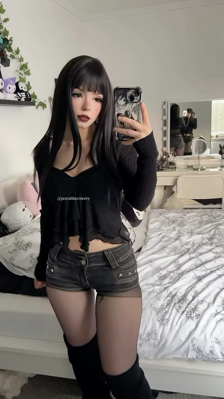 Post 8 by ⟡ 𝐿𝐼𝑍𝐴 ⟡ on Instagram (video)