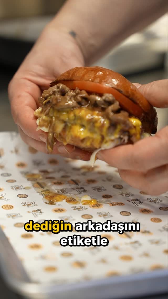 Post 8 by Anne Yapımı Burger on Instagram (video)