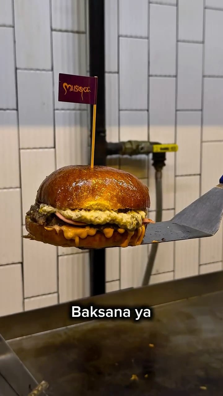 Post 4 by Anne Yapımı Burger on Instagram (video)