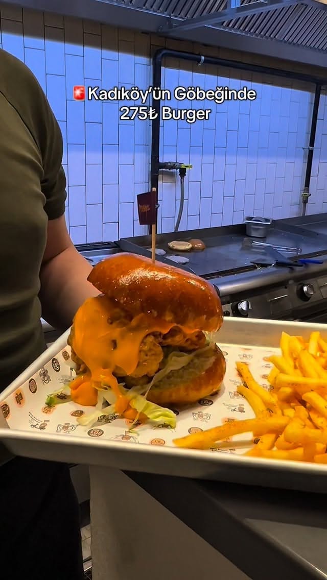 Post 7 by Anne Yapımı Burger on Instagram (video)