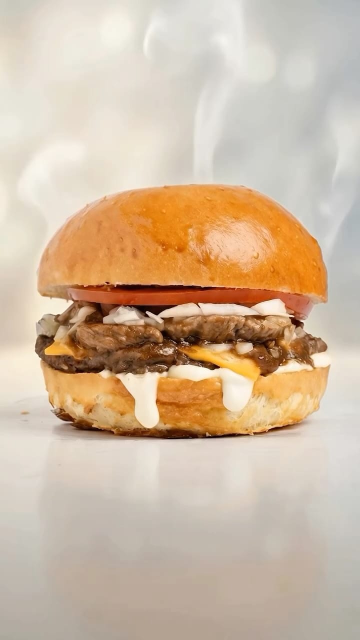 Post 5 by Anne Yapımı Burger on Instagram (video)