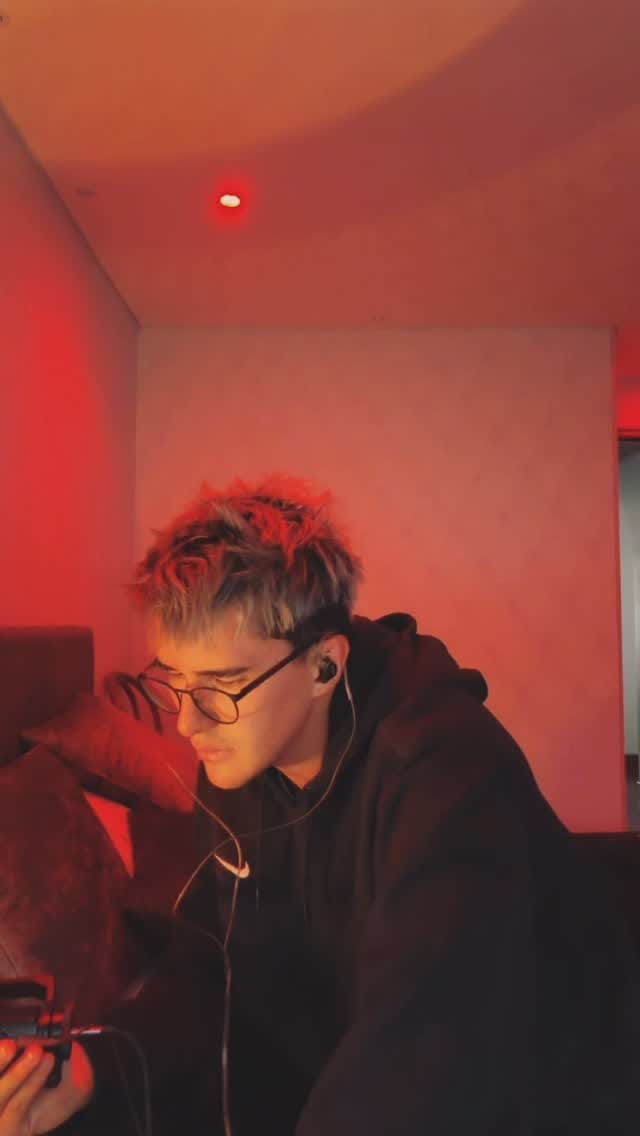 Post 6 by OMEZ on Instagram (video)
