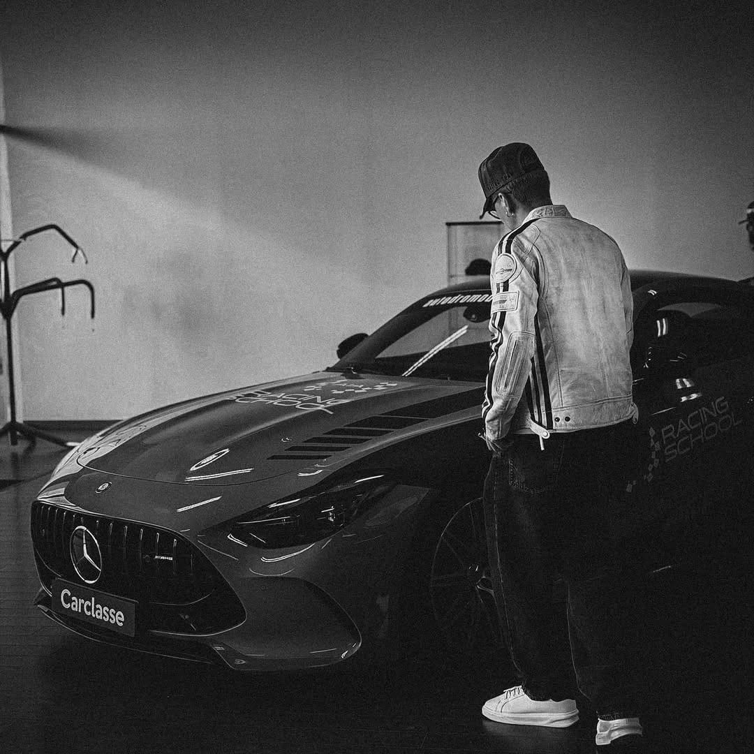 Post 5 by OMEZ on Instagram (image)