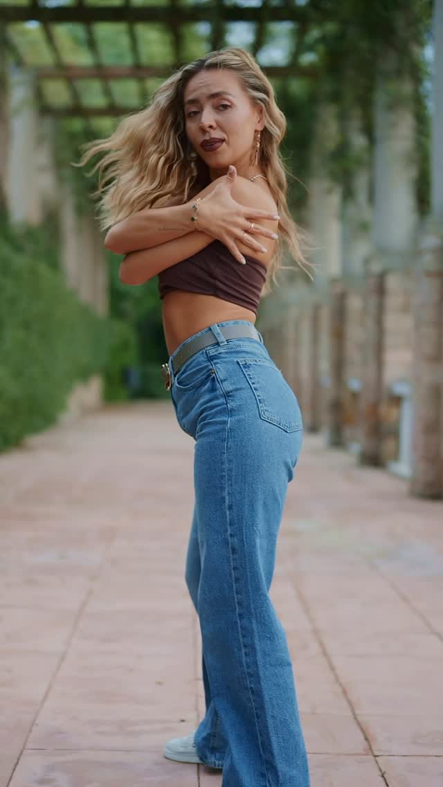 Post 9 by Aina Nova | Bachata Solo Method on Instagram (video)