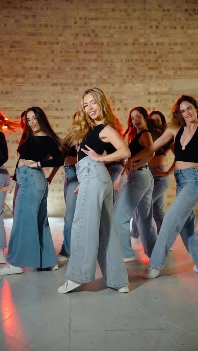 Post 2 by Aina Nova | Bachata Solo Method on Instagram (video)