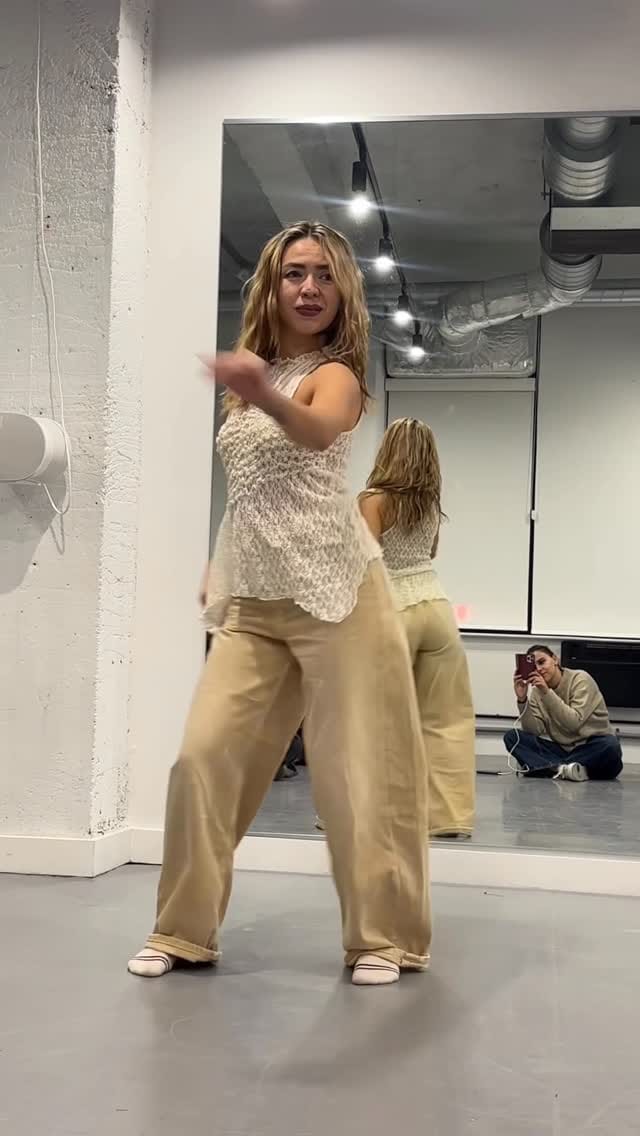 Post 6 by Aina Nova | Bachata Solo Method on Instagram (video)