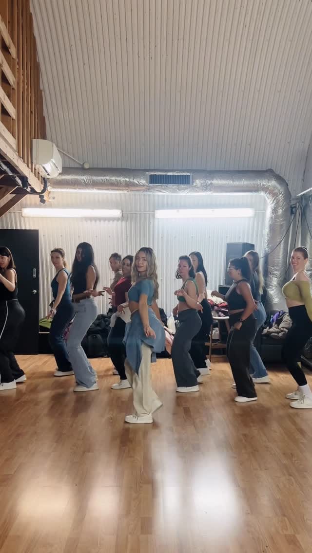 Post 1 by Aina Nova | Bachata Solo Method on Instagram (video)