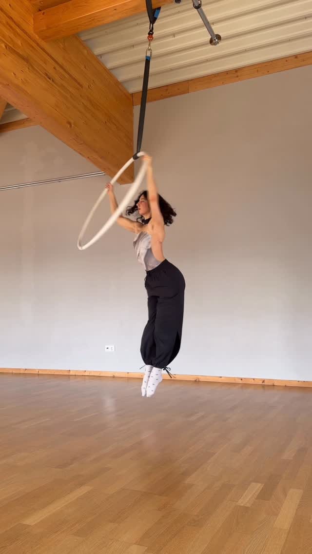 Post 1 by Ester on Instagram (video)