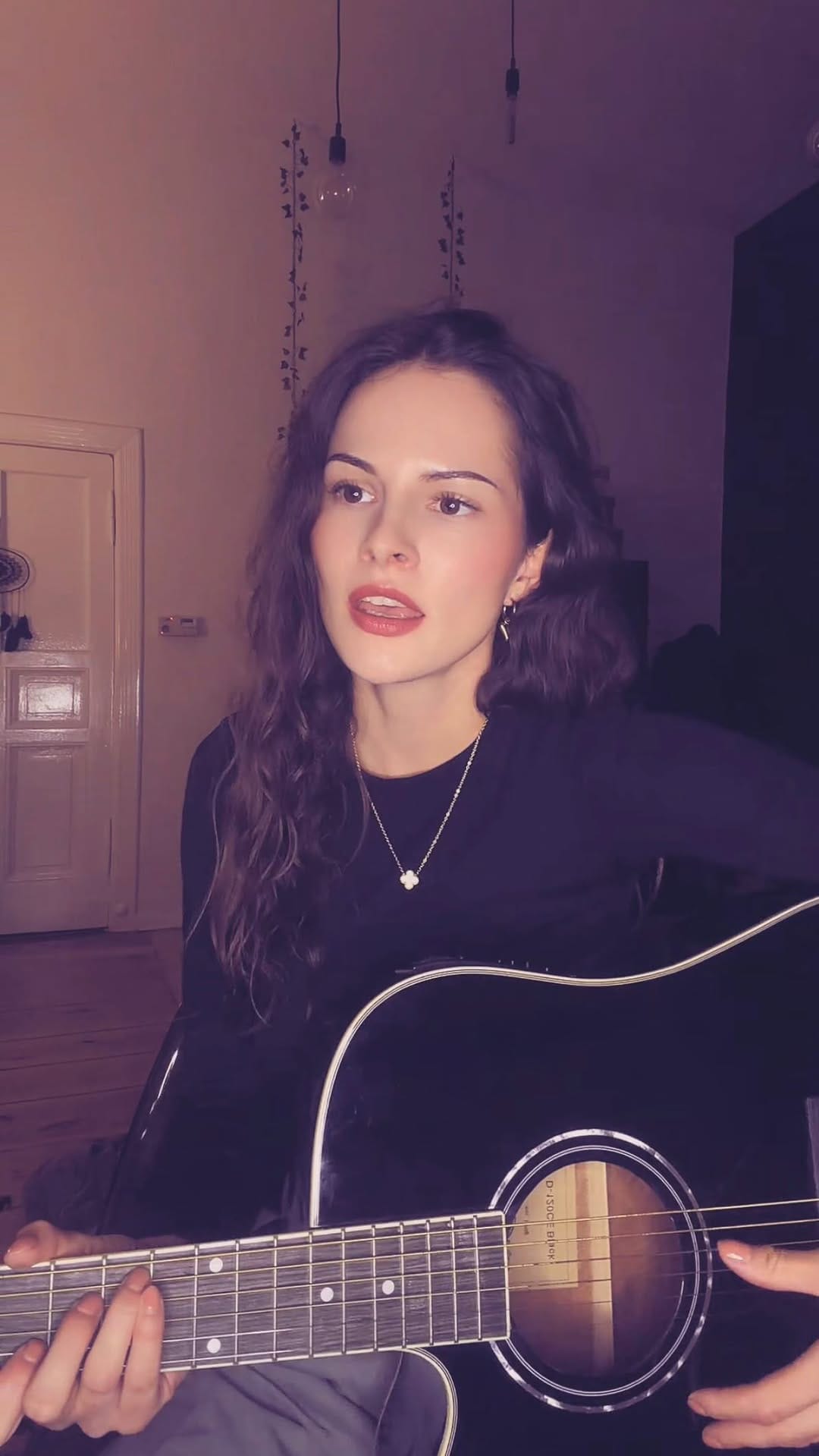 Post 1 by YUNAH on Instagram (video)