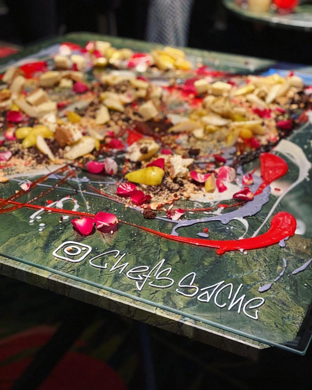 Post 4 by HEART Restaurant & Bar München on Instagram (carousel)