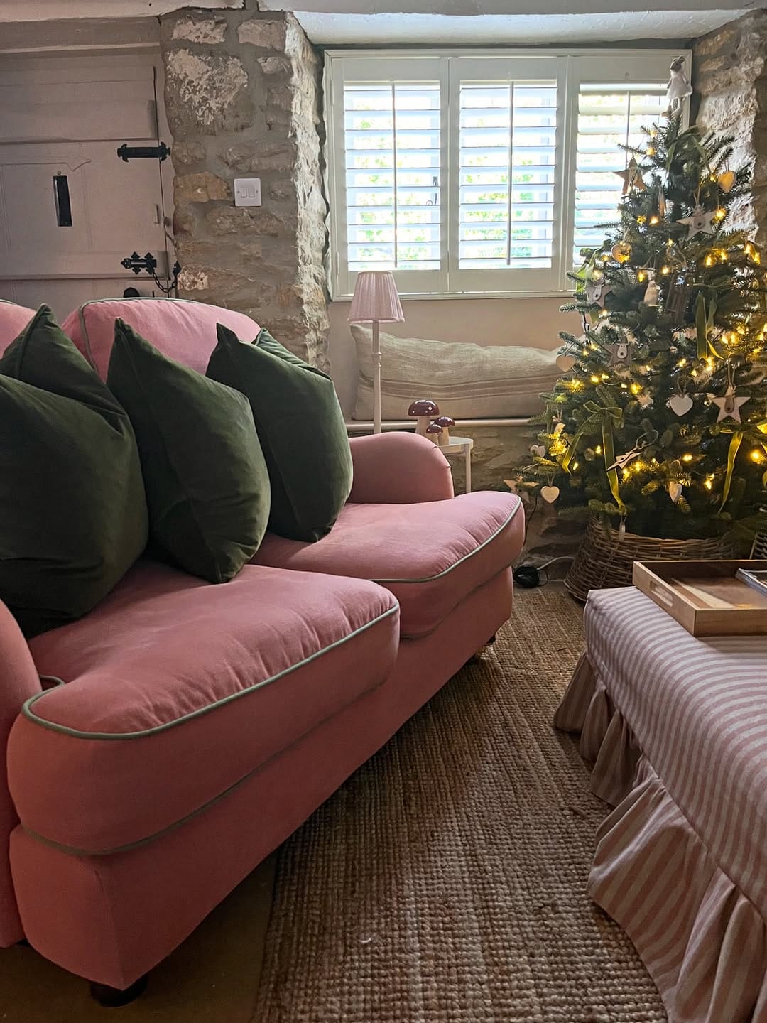 Post 5 by Luxury Cottage in the Cotswolds on Instagram (image)