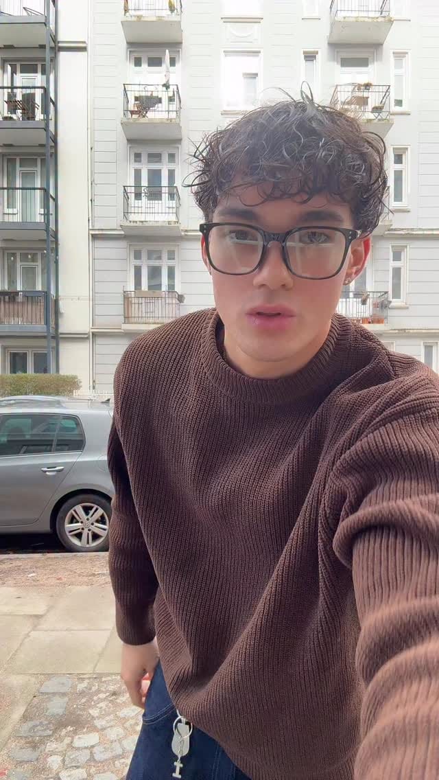 Post 6 by YANI on Instagram (video)