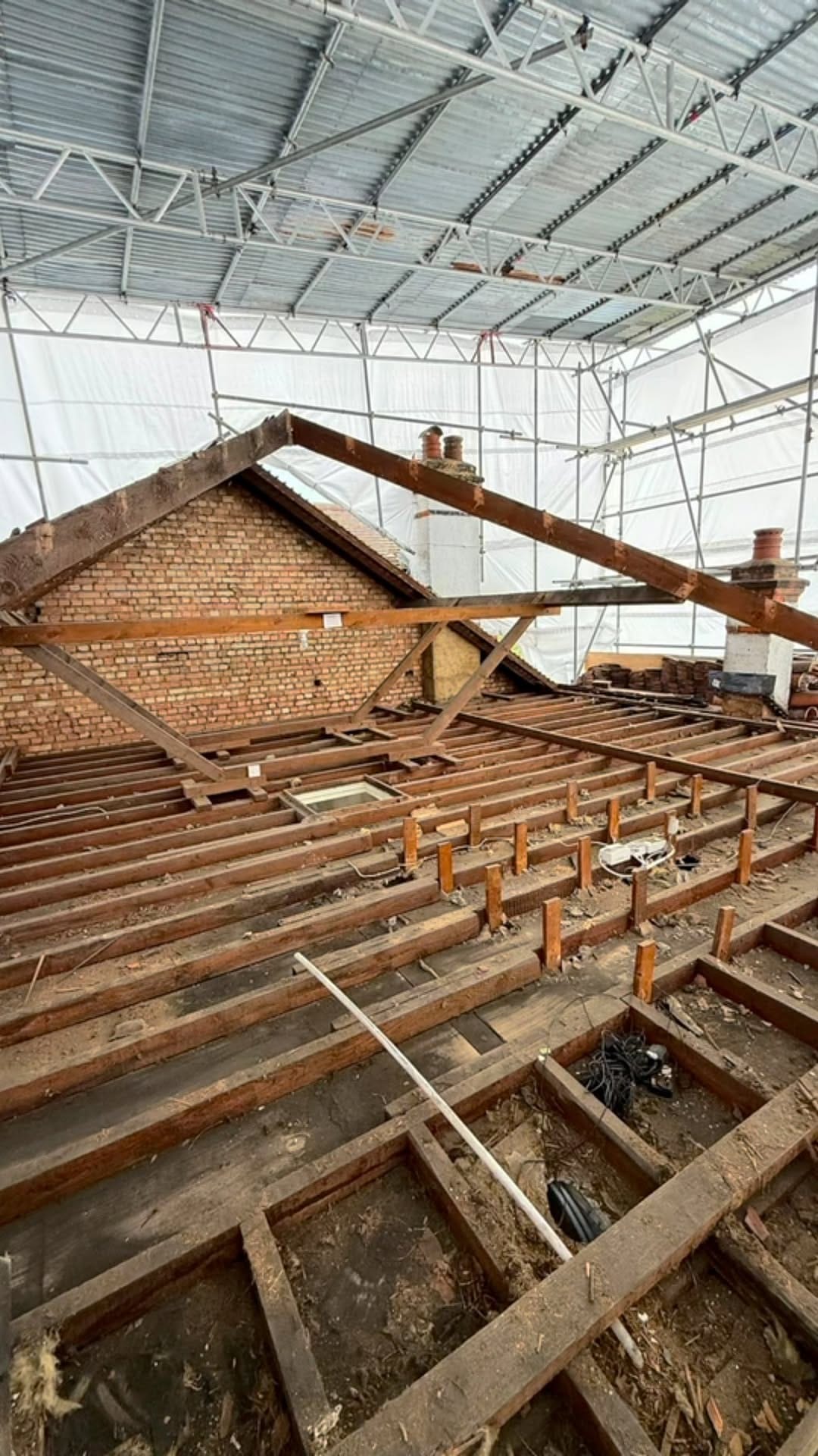 Post 2 by 10/Ten construction ltd on Instagram (video)
