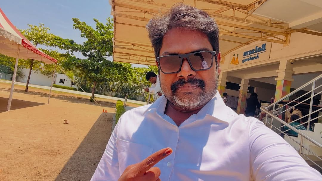 Post 3 by Santhoshkumar Karunamoorthy on Instagram (image)