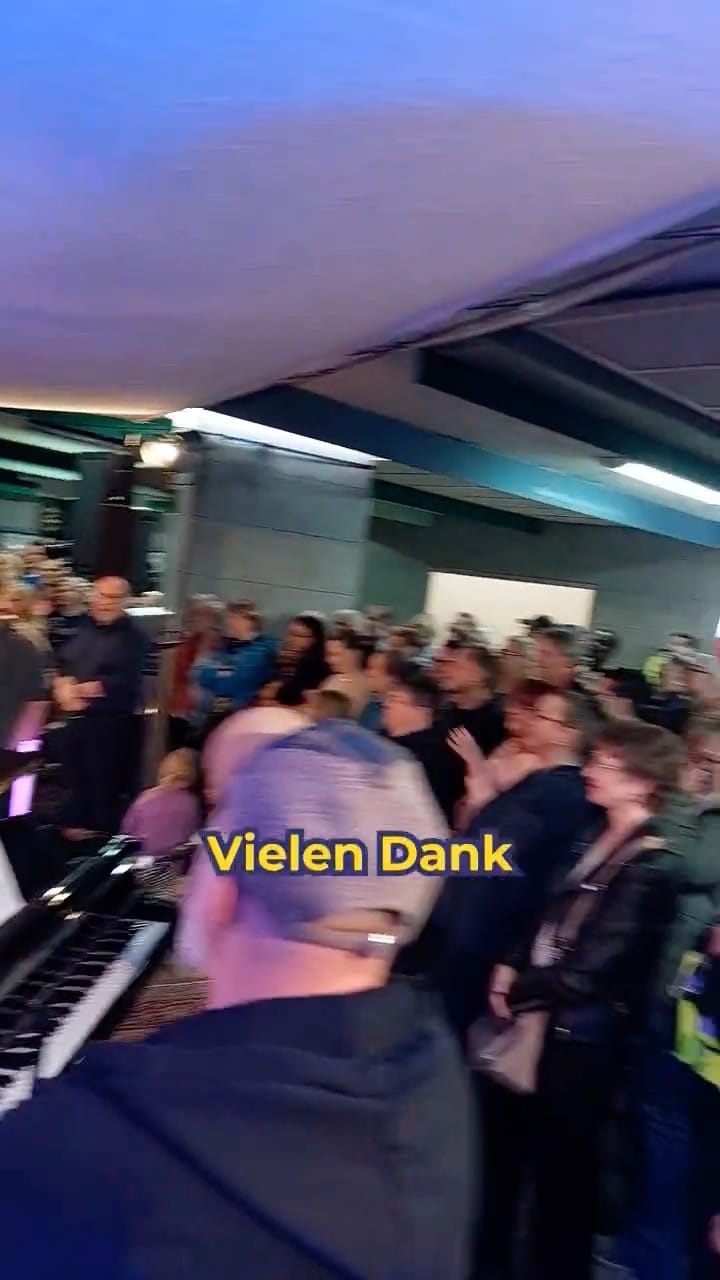Post 3 by Sparkasse Essen on Instagram (video)