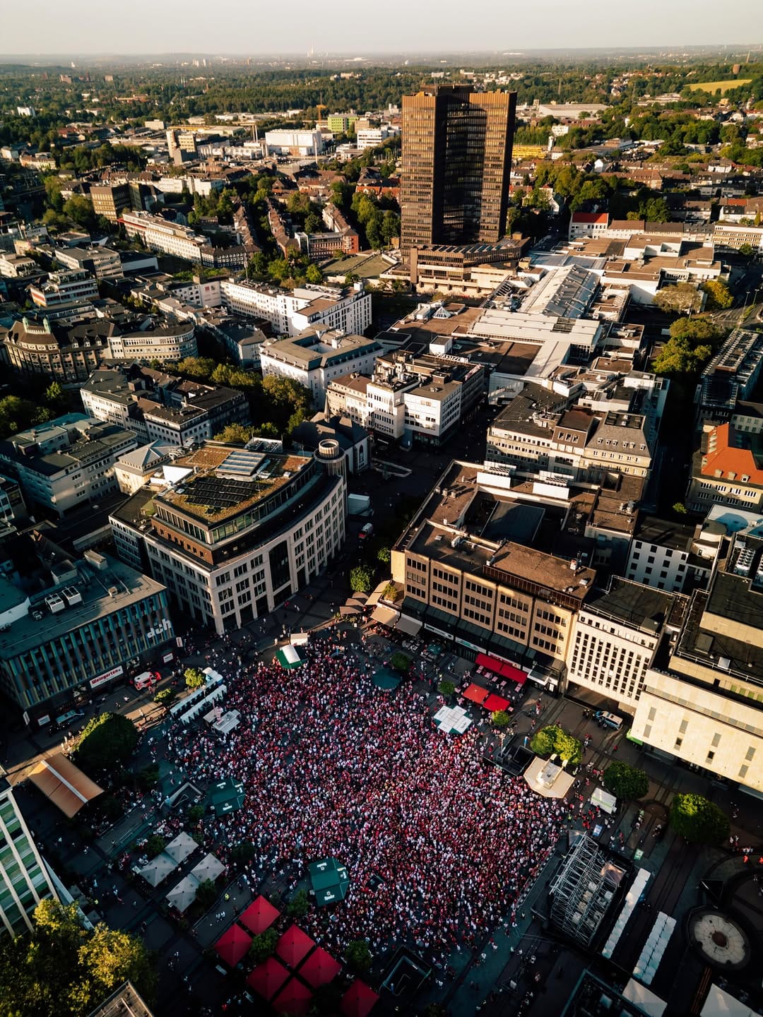 Post 4 by Sparkasse Essen on Instagram (image)