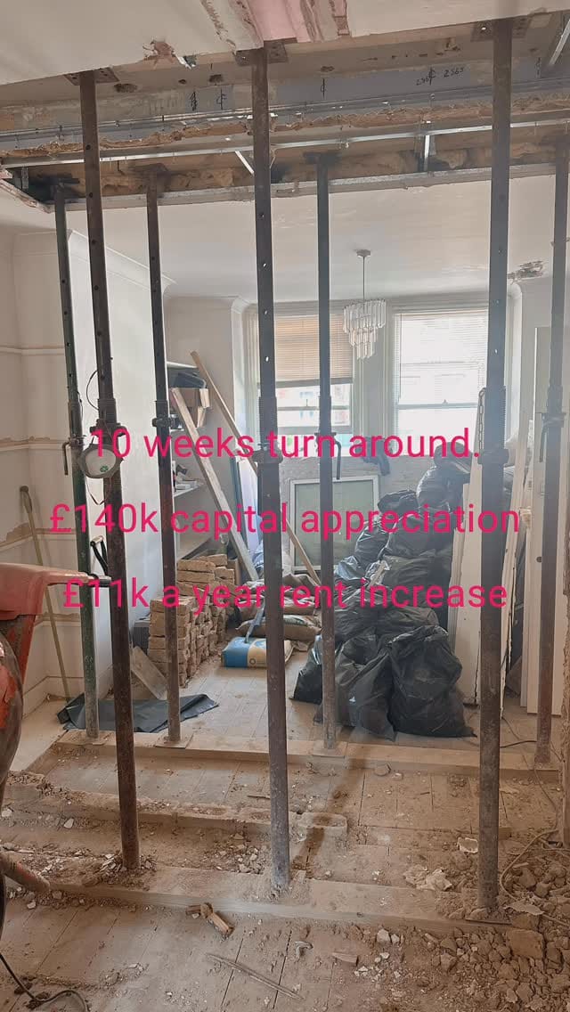 Post 4 by LONDON ESTATES on Instagram (video)