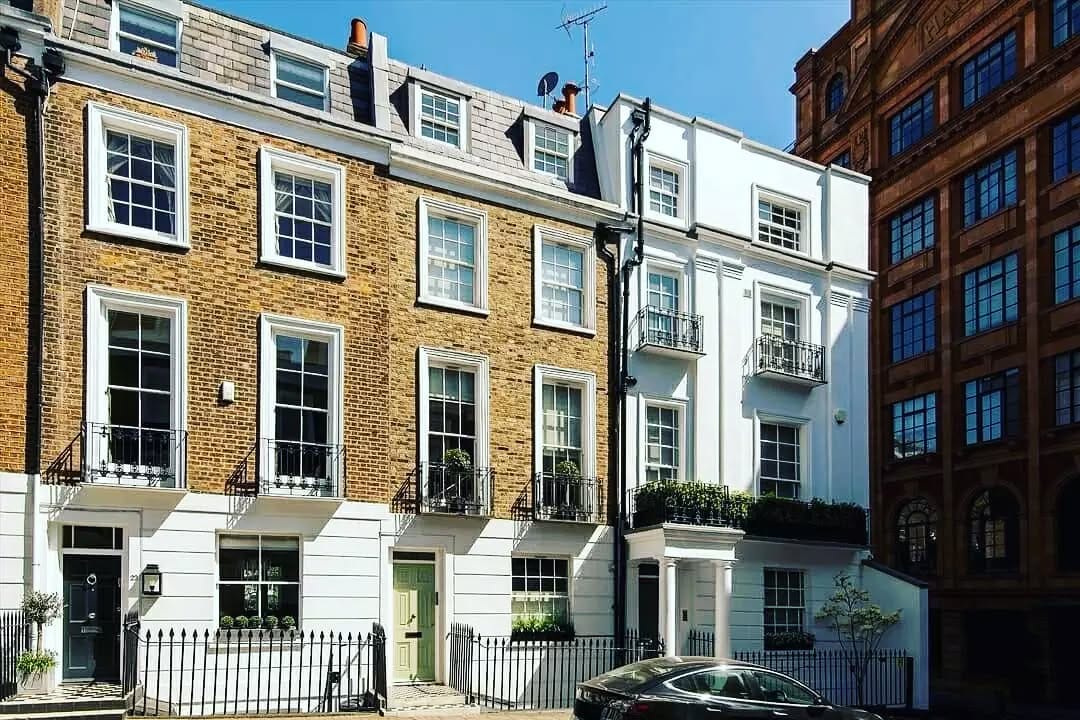 Post 8 by Tenimic Real Estate GroupUK💎🇬🇧 on Instagram (carousel)