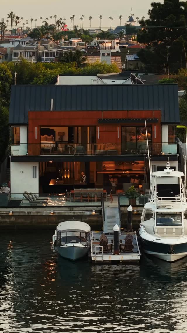 Post 8 by Lauren Halcovich on Instagram (video)