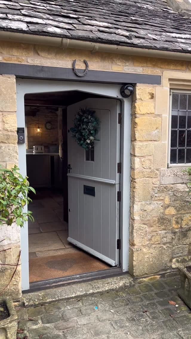 Post 8 by Manor Cottages on Instagram (video)