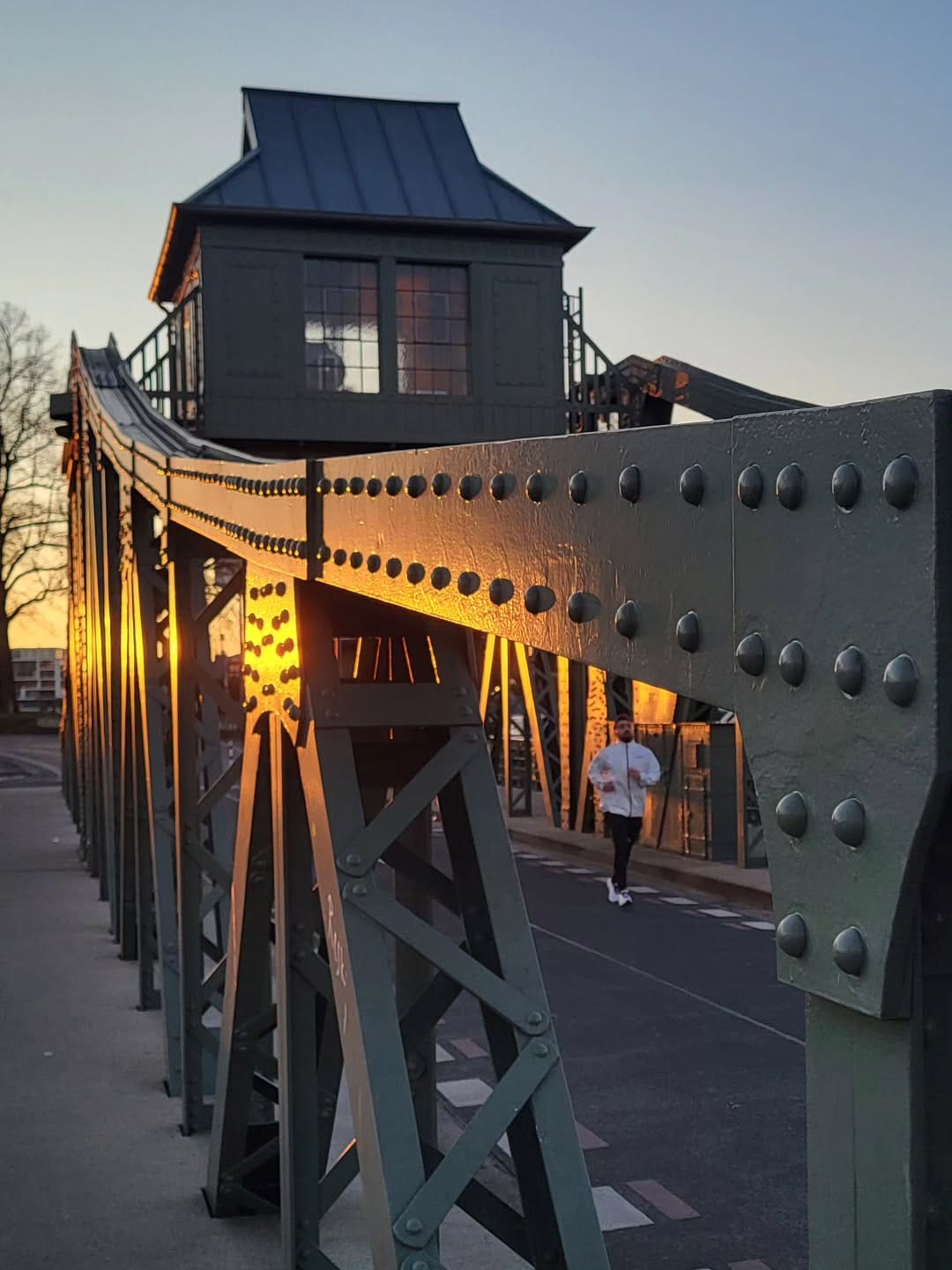 Post 5 by Kölsche Jung on Instagram (image)