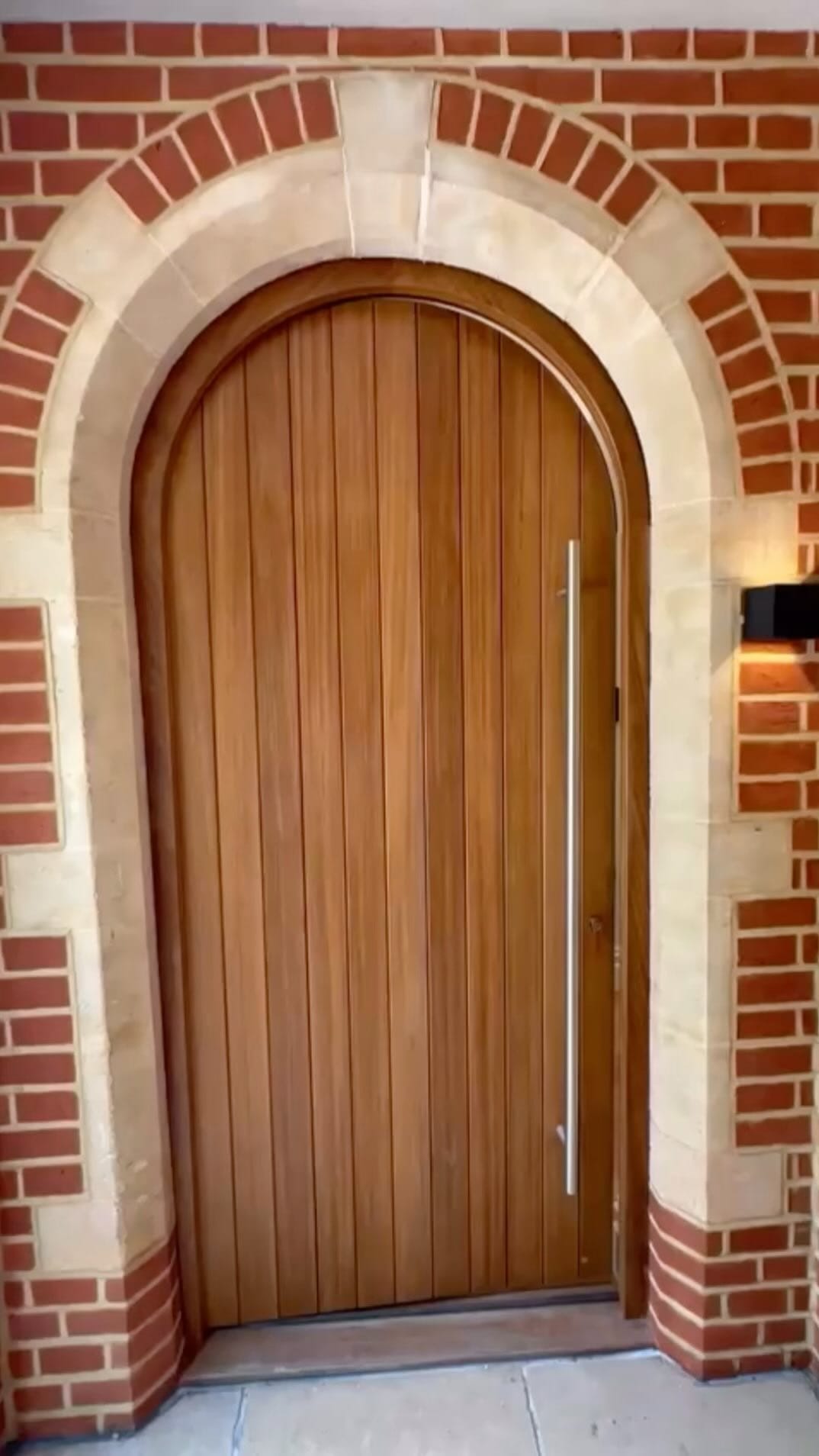 Post 8 by Lita Homes on Instagram (video)