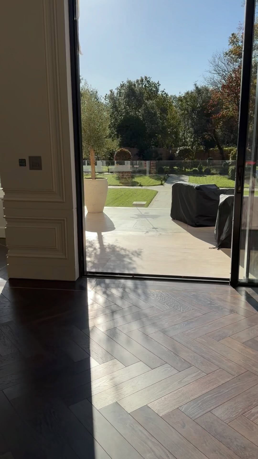 Post 7 by Lita Homes on Instagram (video)