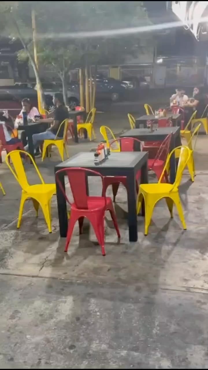 Post 5 by PERNIL EL VIÑEDO 🇻🇪 Más de 30 años de experiencia on Instagram (video)