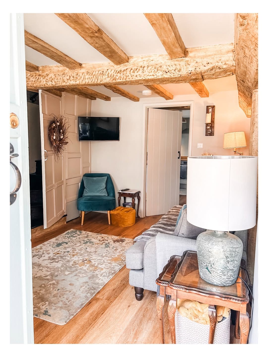 Post 4 by Charlie’s Cottage | Hosted by Rachel on Instagram (carousel)