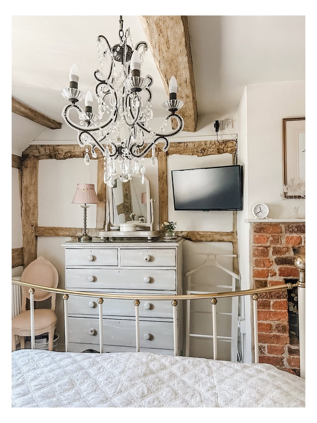Post 6 by Charlie’s Cottage | Hosted by Rachel on Instagram (carousel)