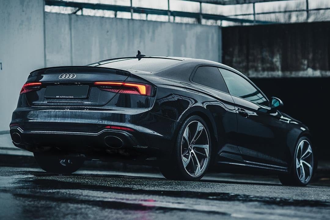 Post 9 by L O T R on Instagram (image)