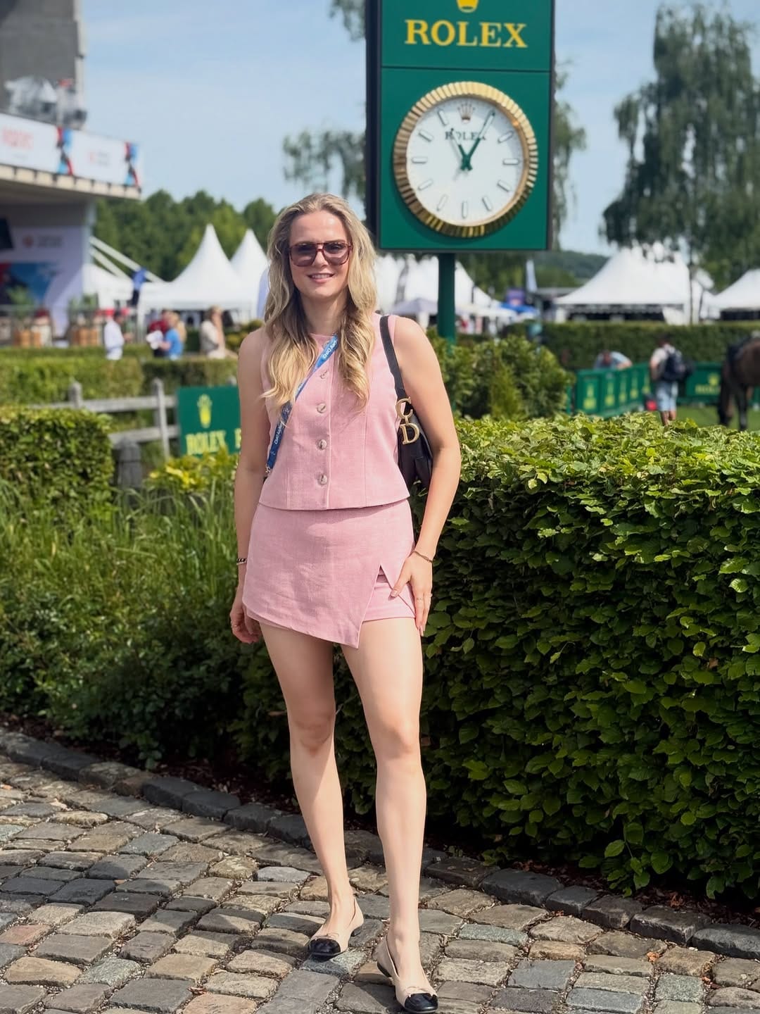 Post 8 by Anja Federwisch on Instagram (carousel)