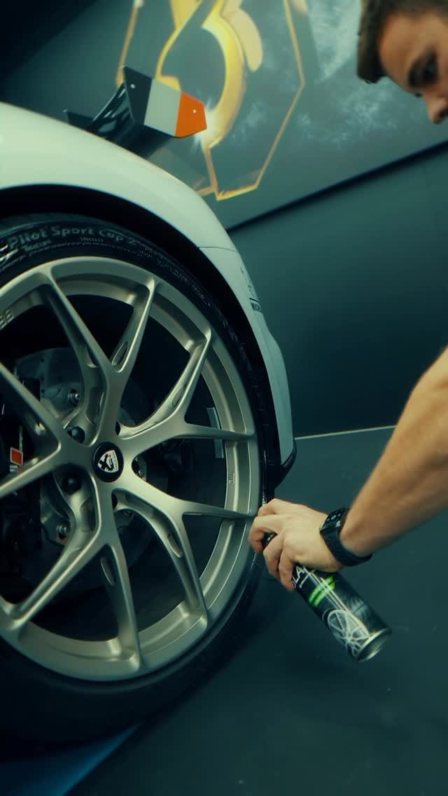 Post 6 by Dr. Wack Premium Autopflege on Instagram (video)