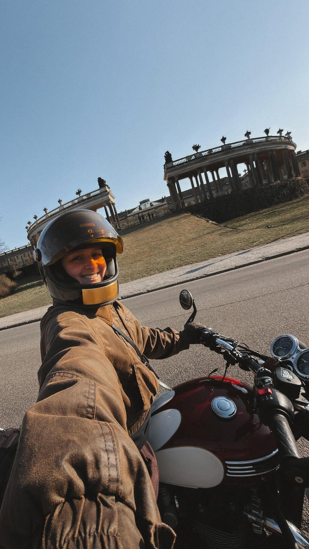 Post 5 by Ani | Triumph Bonneville T120 on Instagram (video)