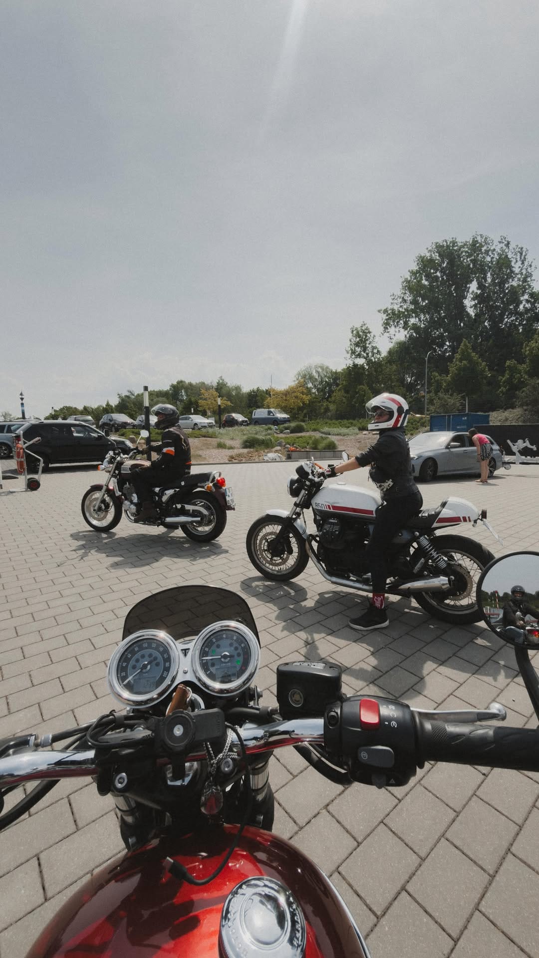 Post 1 by Ani | Triumph Bonneville T120 on Instagram (video)
