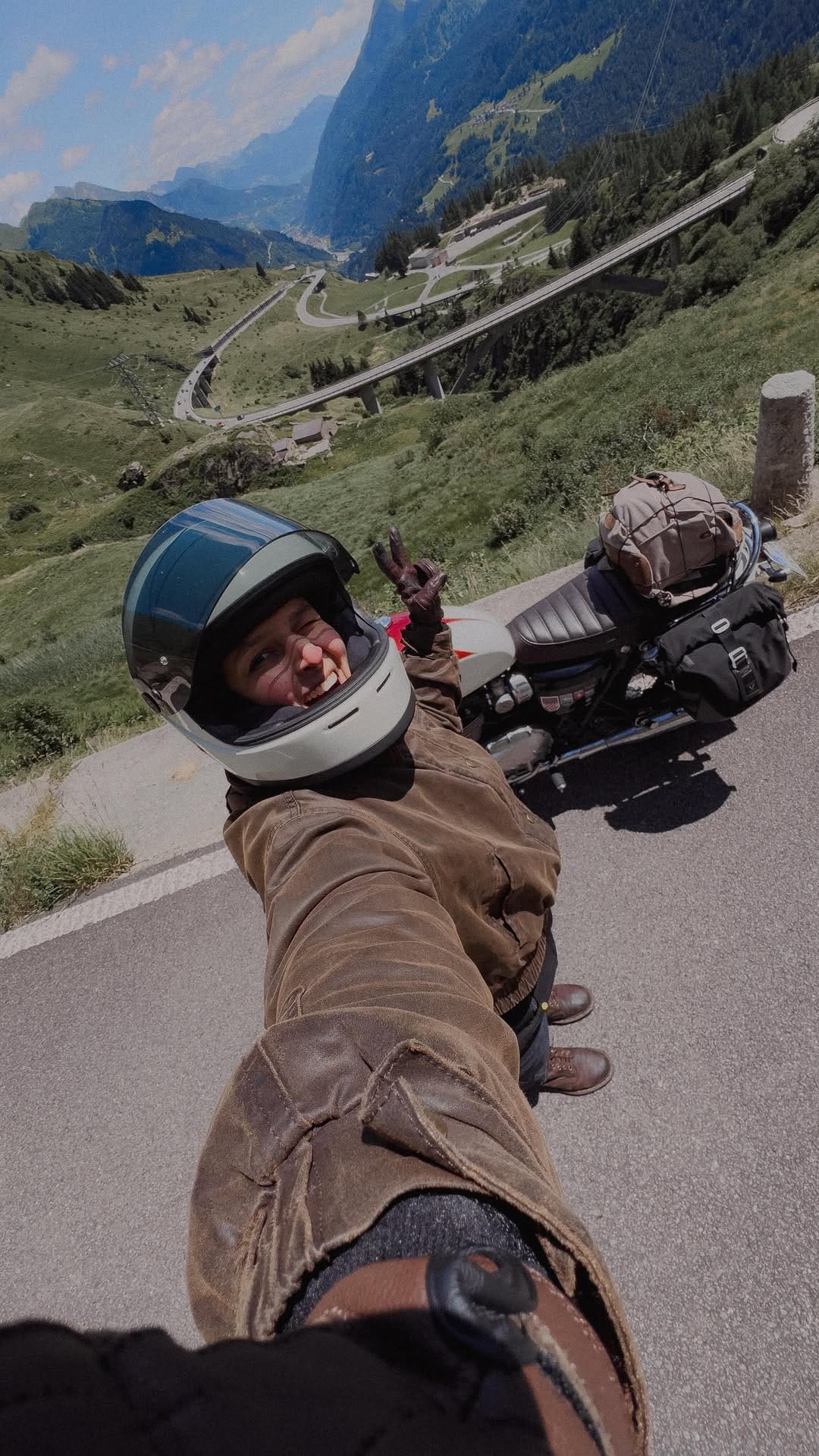 Post 10 by Ani | Triumph Bonneville T120 on Instagram (video)