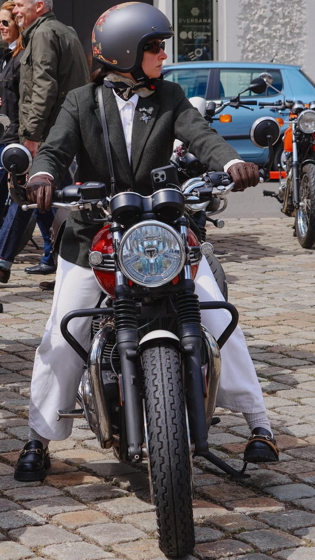 Post 8 by Ani | Triumph Bonneville T120 on Instagram (video)