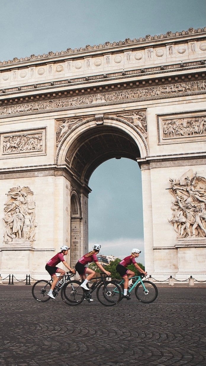 Post 10 by Lara V on Instagram (video)