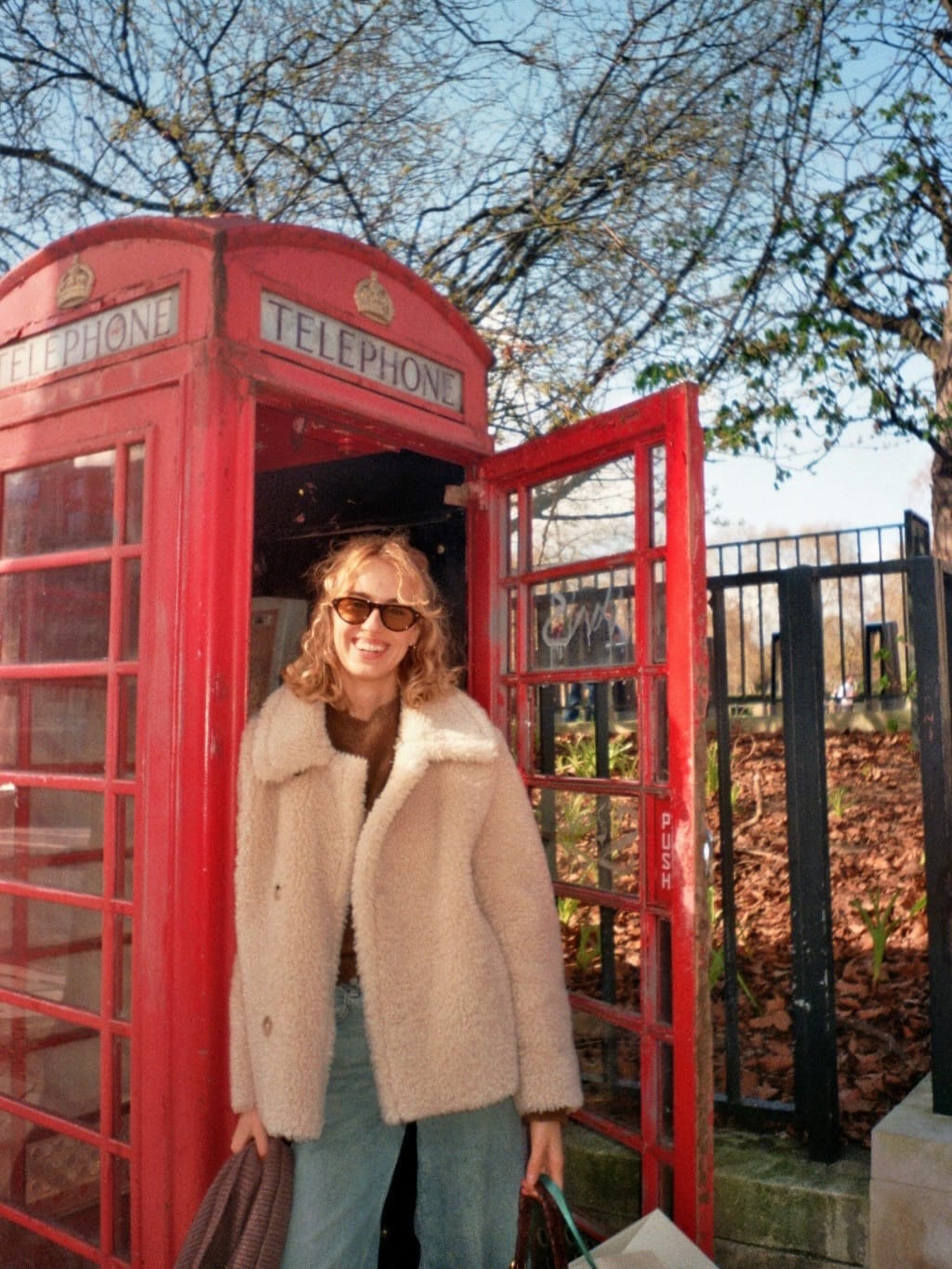 Post 2 by Amélie Lydia Arndt on Instagram (carousel)