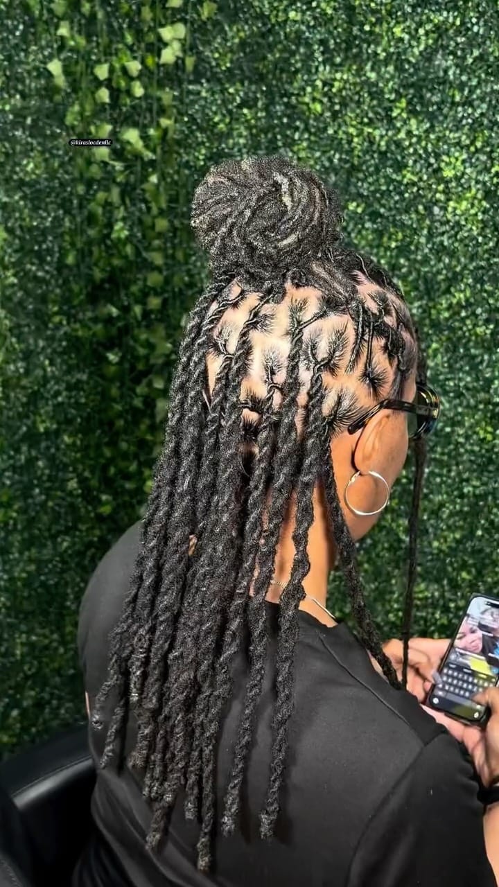 Post 7 by Kira 🤍 | CERTIFIED LOCTICIAN 🪮| 📍 WESTLAND, MI on Instagram (video)