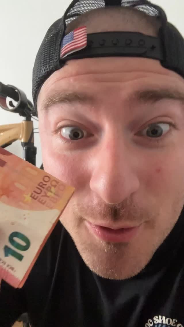 Post 8 by Flo Runte on Instagram (video)