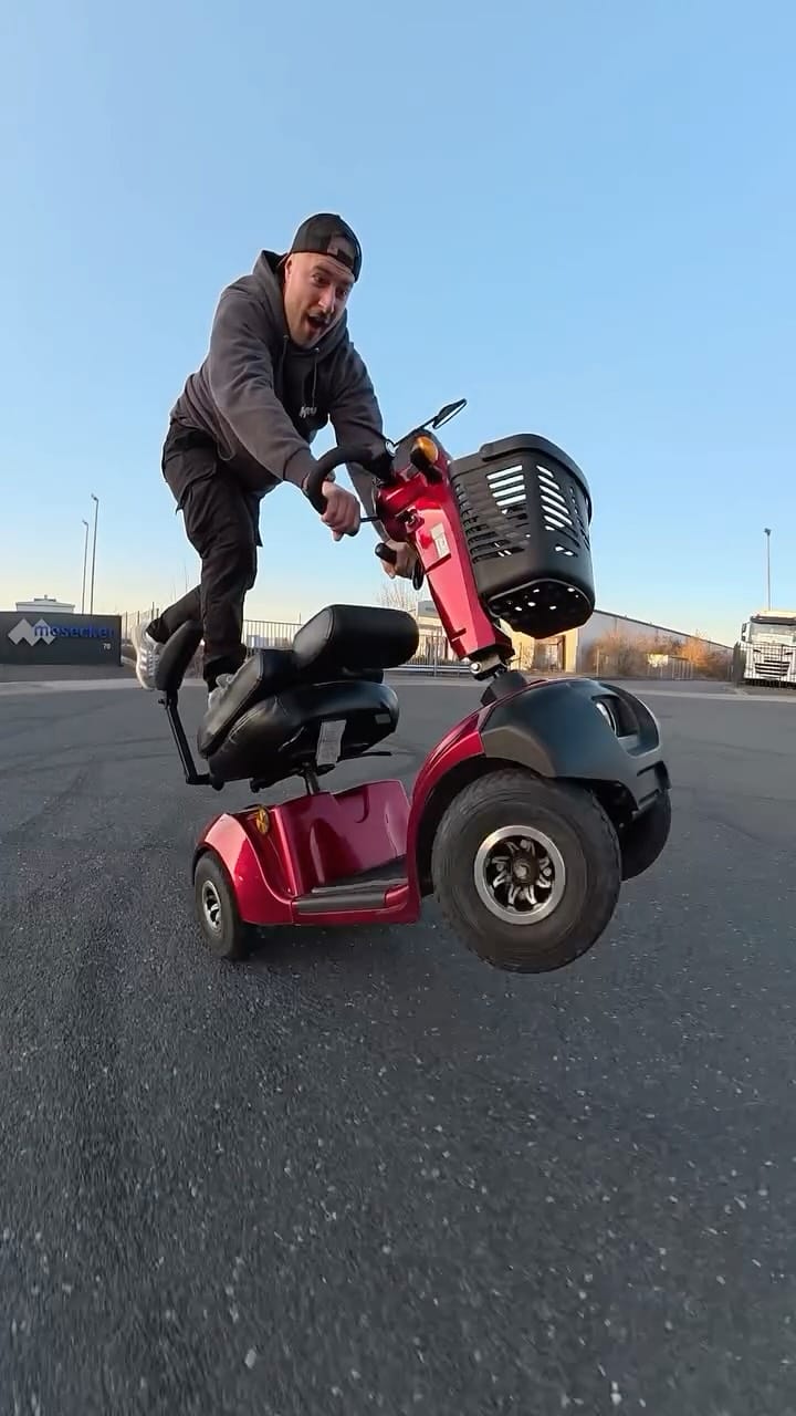 Post 1 by Flo Runte on Instagram (video)