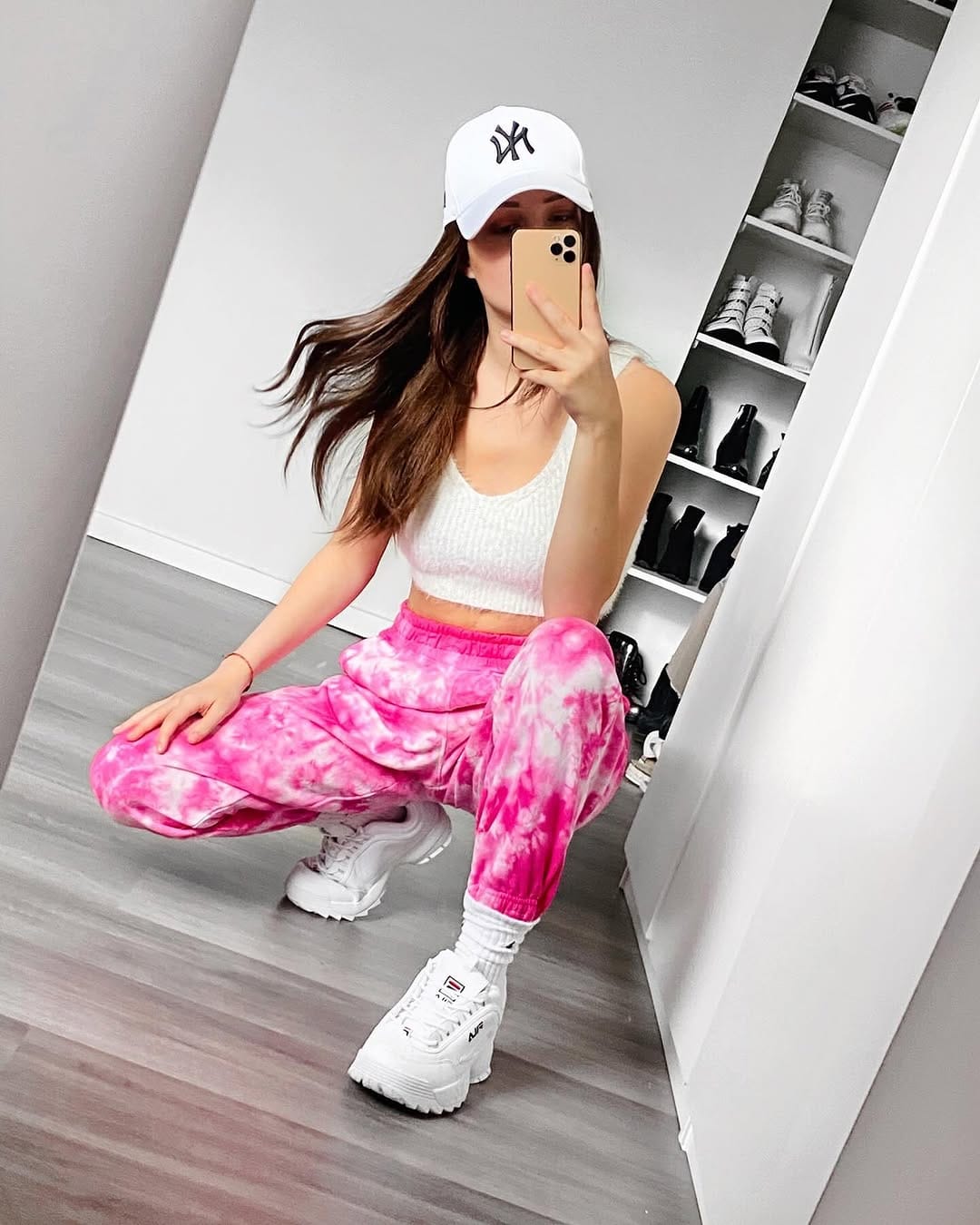 Post 6 by MELINA  | Outfit Posts | on Instagram (image)