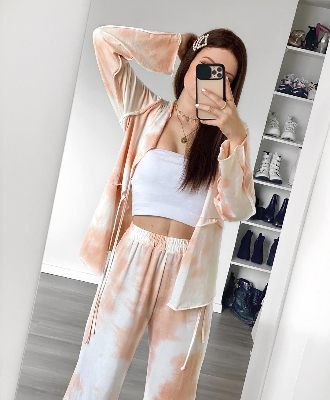 Post 9 by MELINA  | Outfit Posts | on Instagram (image)