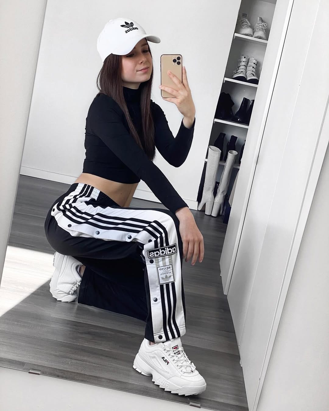 Post 10 by MELINA  | Outfit Posts | on Instagram (image)
