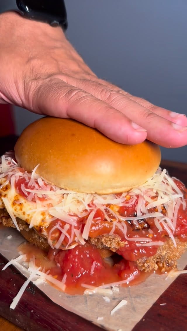 Post 2 by Dr. Flint [Burger e bar ] 🍔🍟🍺 on Instagram (video)