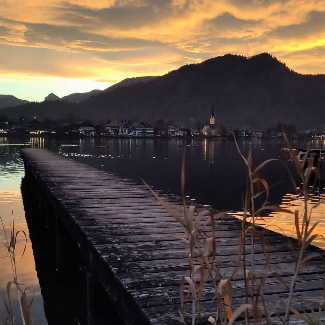 Post 5 by MEIN TEGERNSEE on Instagram (image)