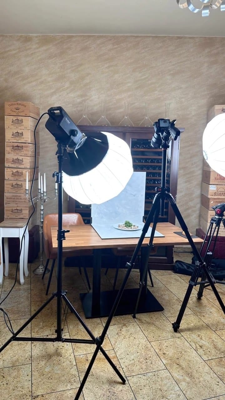Post 10 by BACKDROPS 📸 Foto Hintergrund on Instagram (video)