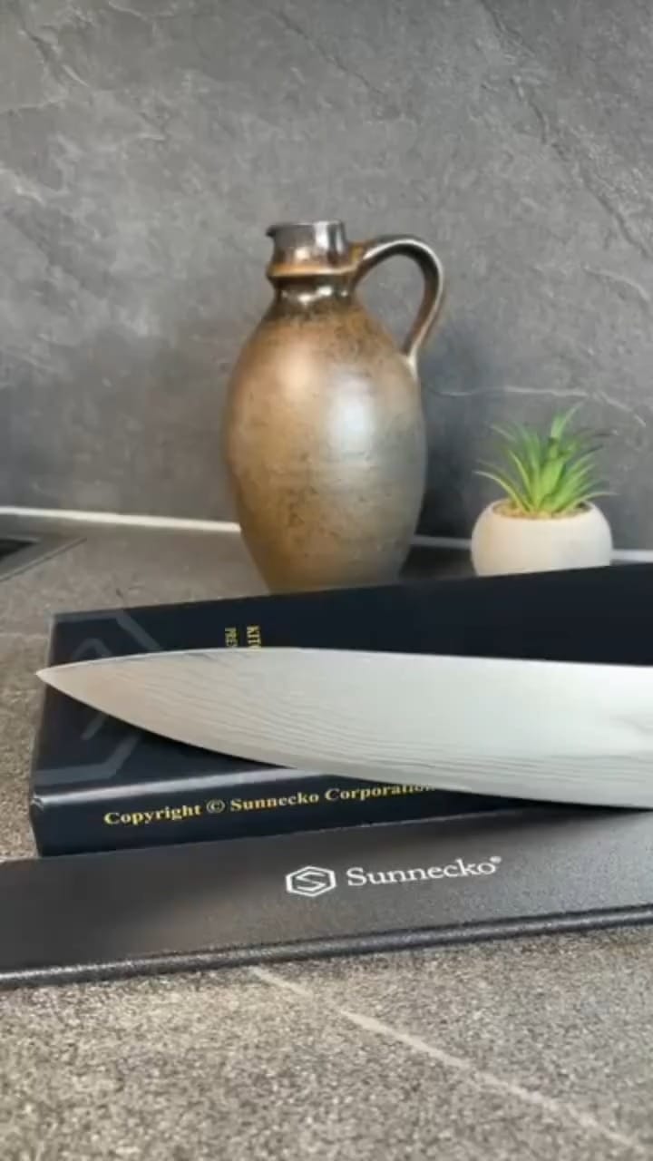 Post 6 by sunnecko on Instagram (video)