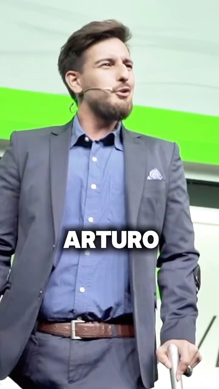 Post 9 by Arturo Mariani on Instagram (video)